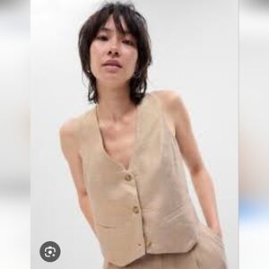 NWOT Gap Cotton & Linen Gold Vest